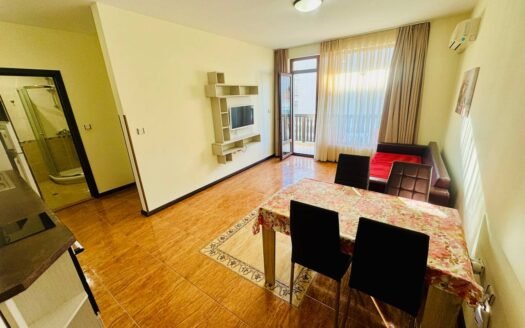 Слънчев апартамент на 100 м от плажа – Свети Влас