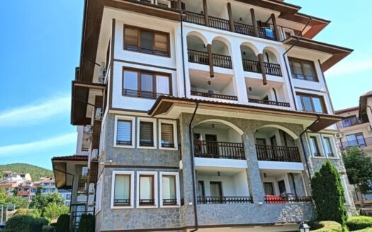 Двустаен апартамент в комлекс на 100м от Марина Диневи