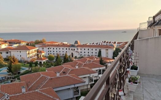 Тристаен със супер гледка море в комплекс Феникс